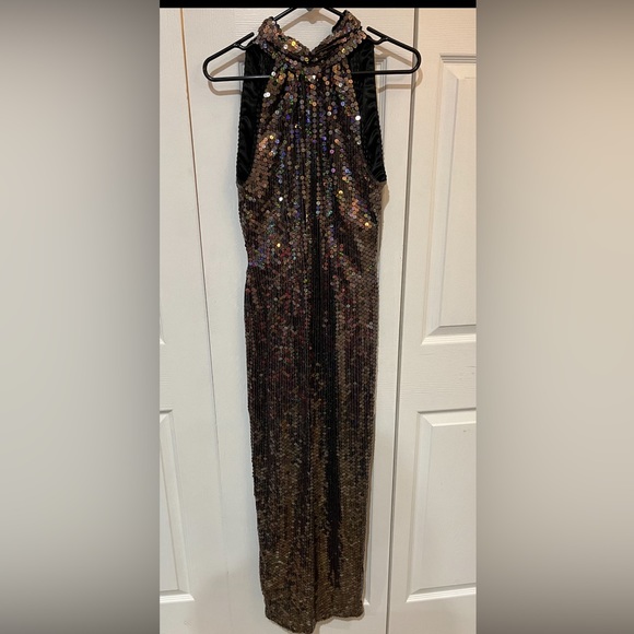 Adrianna Papell Evening Gown. Black lining with dark brown sequins. Size 8. - Picture 12 of 12